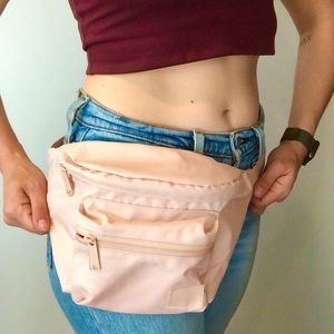 Herschel pale pink Fanny pack